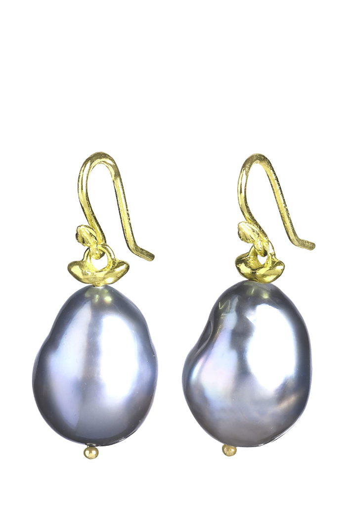 Dark Grey Tahitian Baroque Pearl Smooth Seed Earwire 18k | Gabrielle Sanchez
