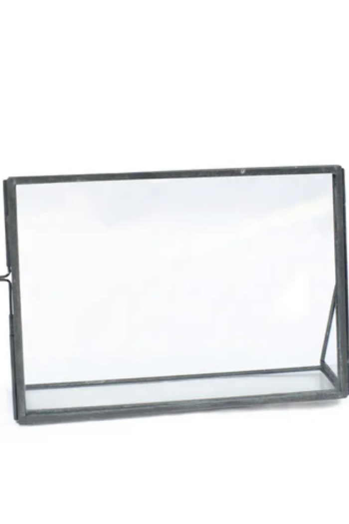 Horizontal Floating Glass Frame with Glass Stand 7" X 5"