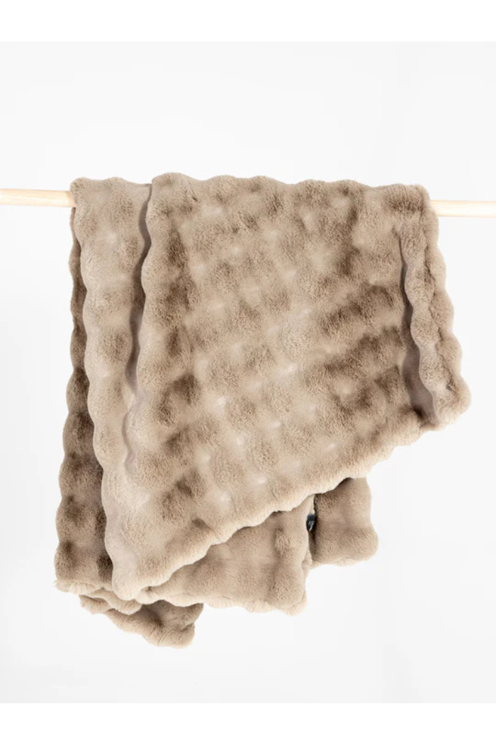 Bubble Cuddle Blanket | Cozy Earth