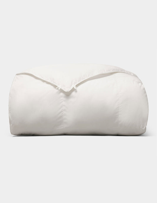 Down alternative comforter