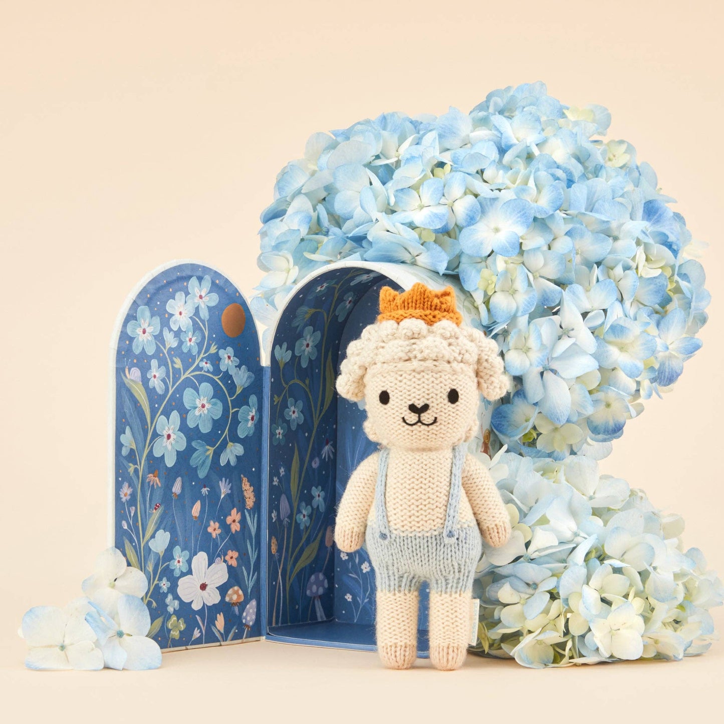 Sebastian the Lamb | 6 in. | Cuddle + Kind