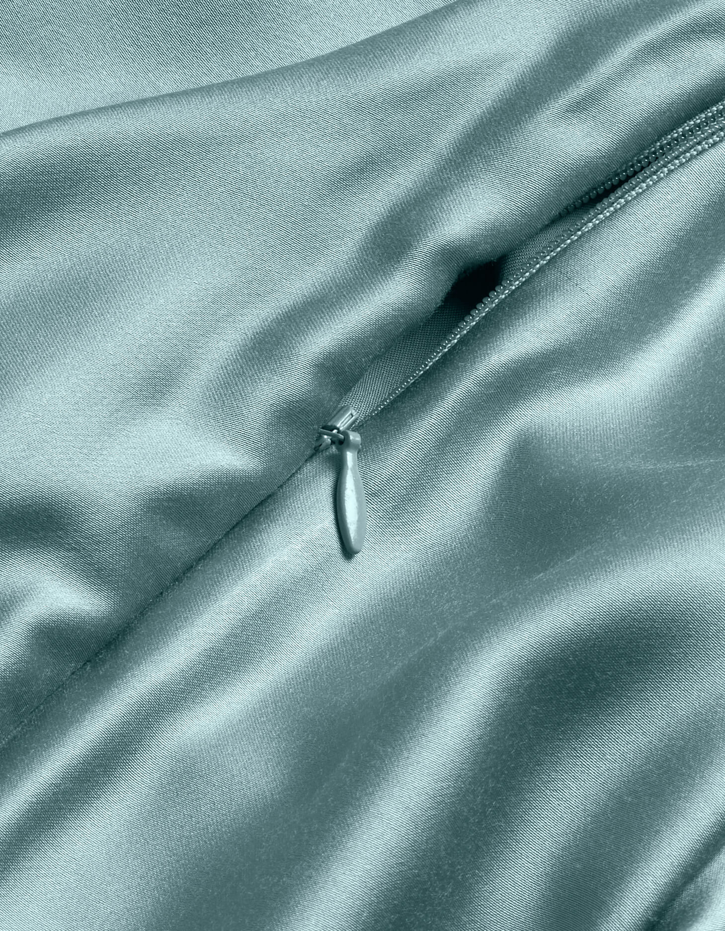 Cozy Earth Bamboo Duvet Cover - concealed zipper detail